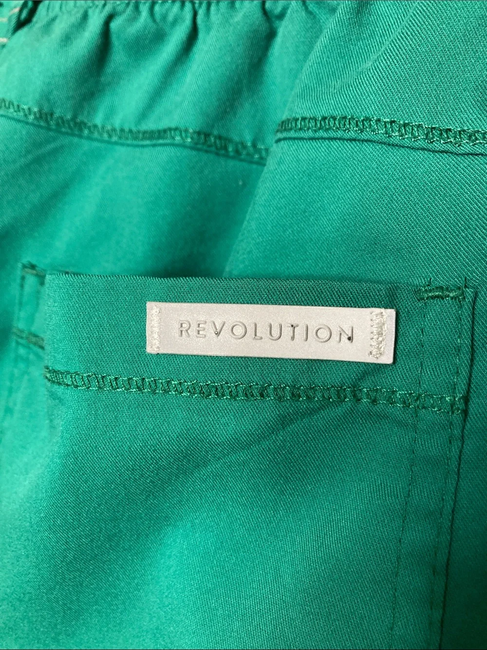 Women’s Revolution Hunter Green Elastic Waist Scrub Pants, Size Medium Short